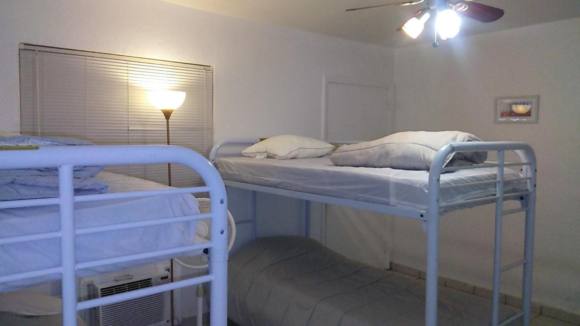 Хостел Downtown Hollywood Beach Students' Dorm Экстерьер фото